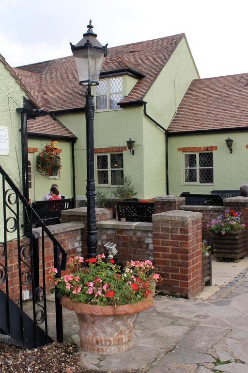 The Green Man Stanford Southill エクステリア 写真